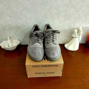 Yeezy Powerphase Made by Adidas. Suede sneakers.